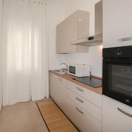 Apartment Bilocale Con Giardino Ospedale Civile 11 *